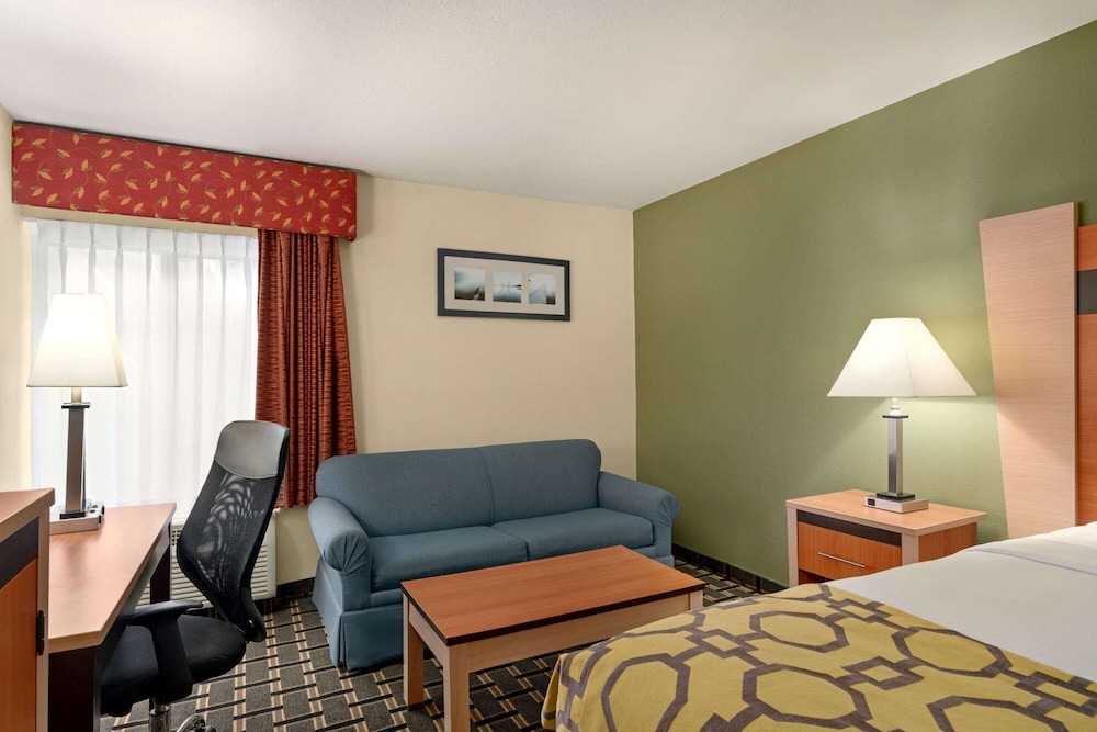 Baymont by Wyndham North Dartmouth / Fall River 33/46