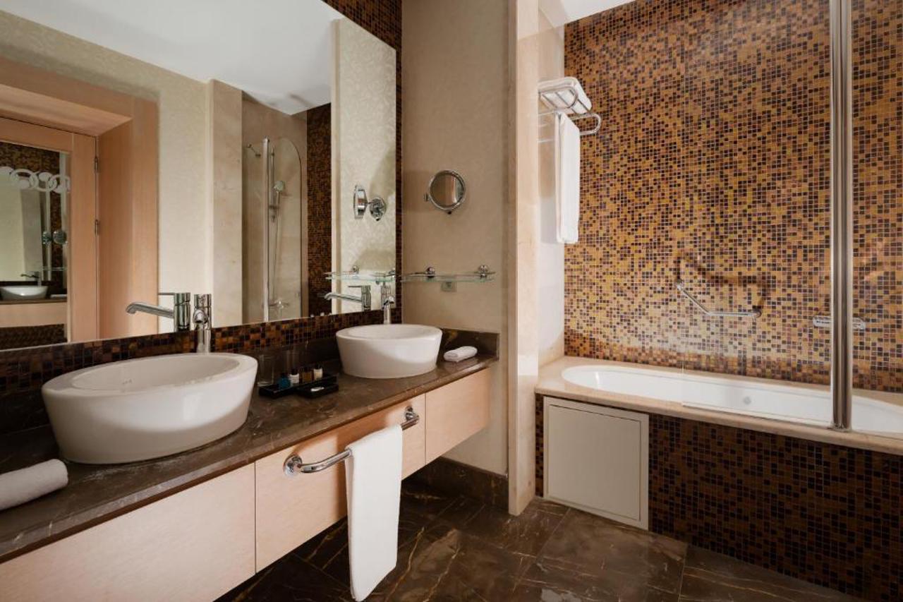 Badamdar Hotel and Residences 63/65