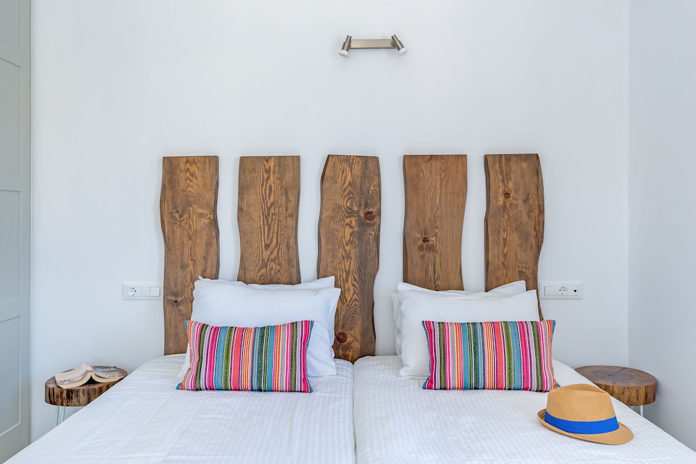 CAPE MYKONOS 33/61