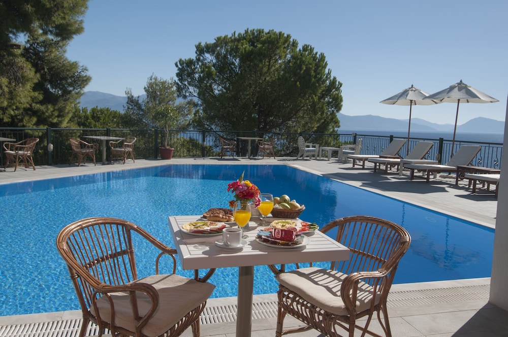 ALIKI HOTEL 15/76