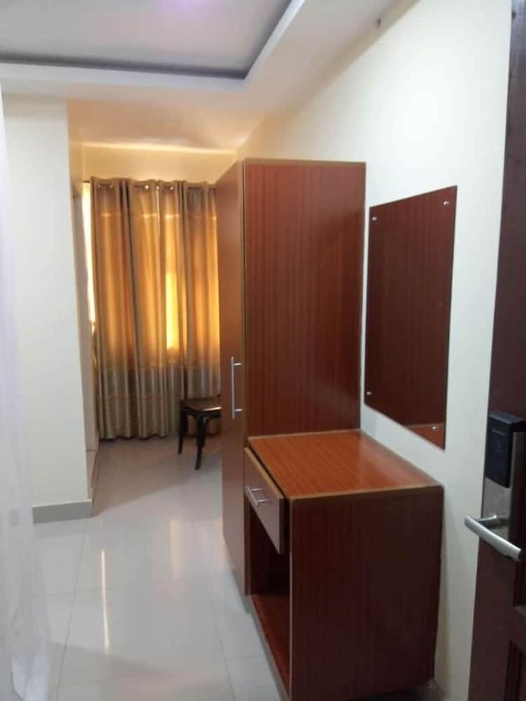 Nairobi Glory Palace Hotel Ltd 13/50