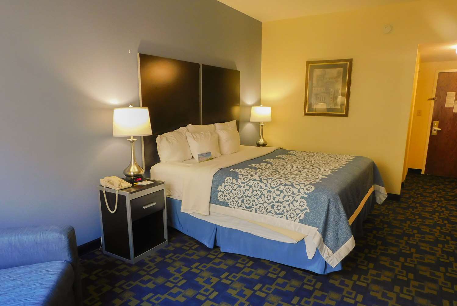 Days Inn & Suites by Wyndham Pocahontas 6/42