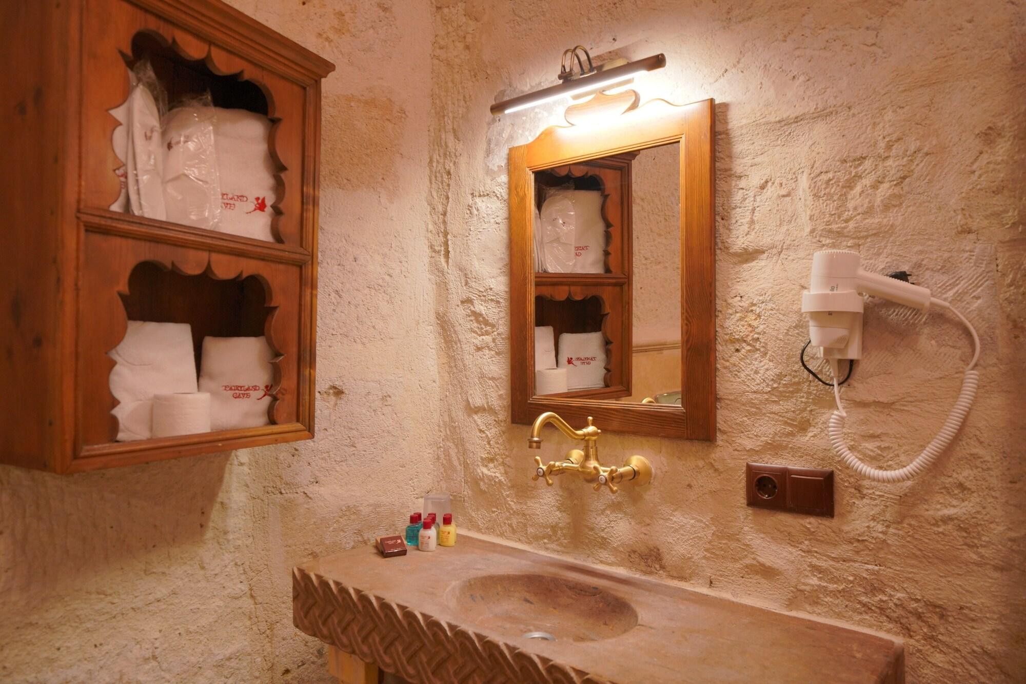 Executive, FAIRYLAND CAVE HOTEL 5/5