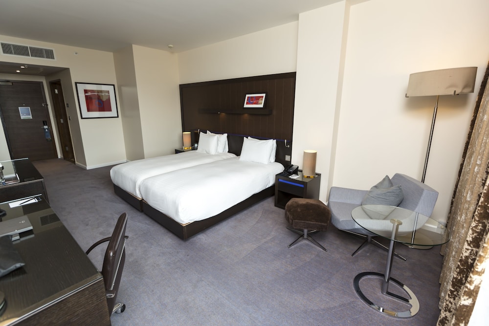 Hilton London Canary Wharf 14/74