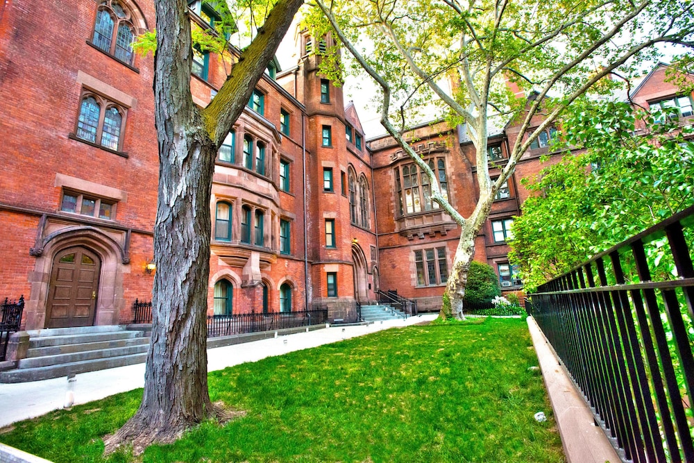 THE HIGH LINE HOTEL 3/48