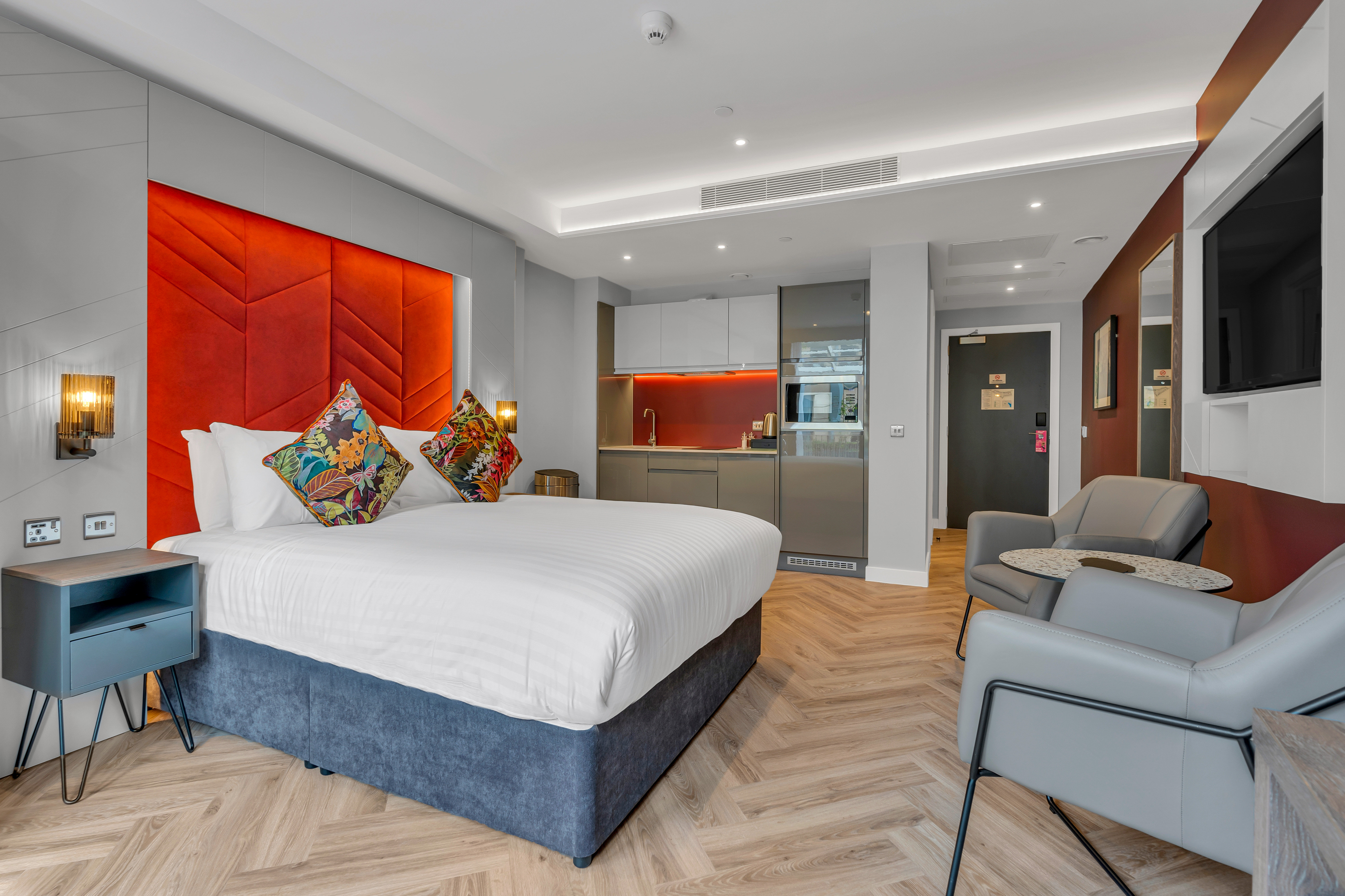 Roomzzz Edinburgh 20/58