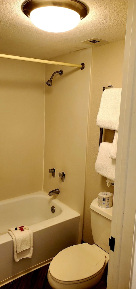 Days Inn by Wyndham Gainesville University I-75 20/37