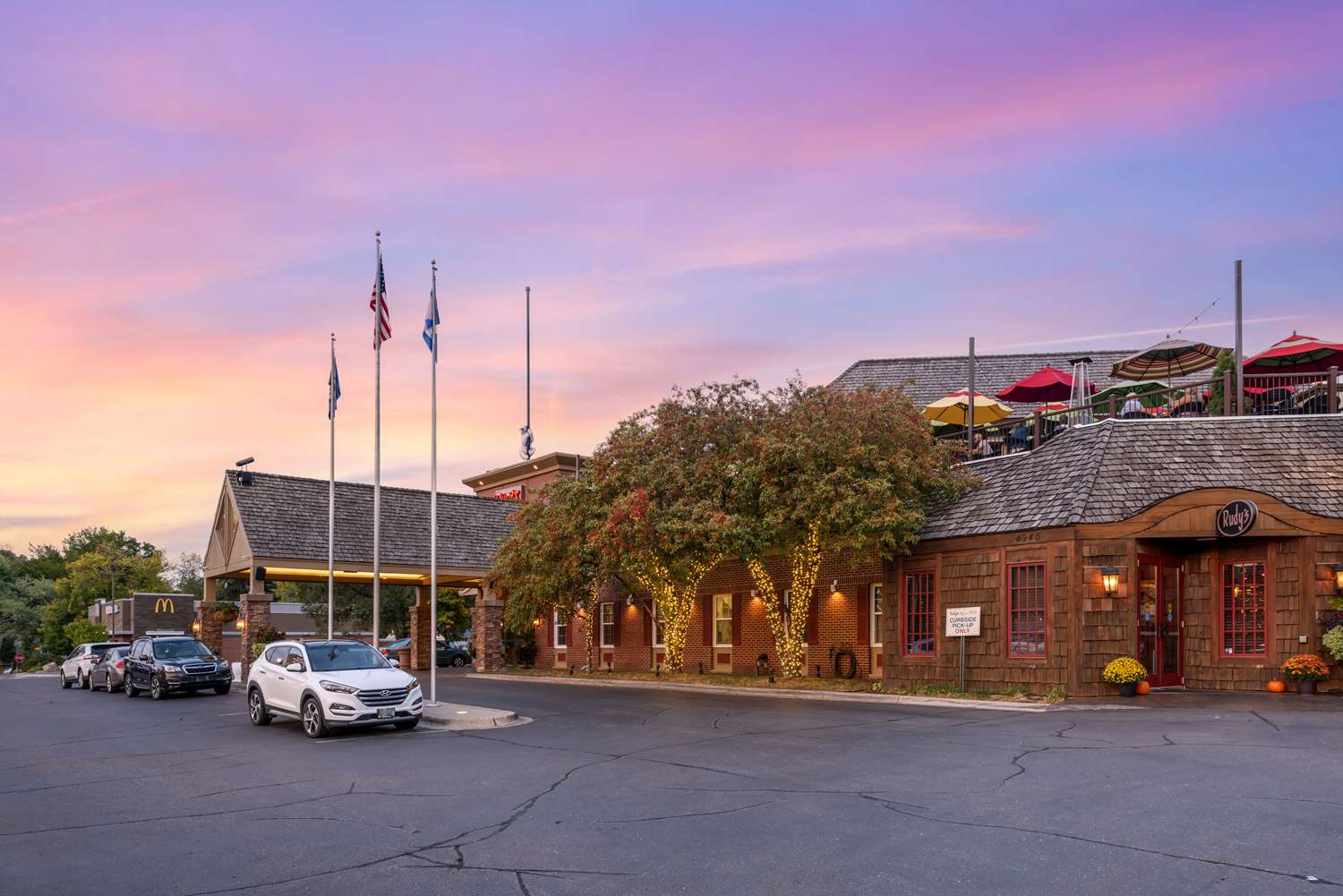 Best Western Plus White Bear Country Inn 45/47