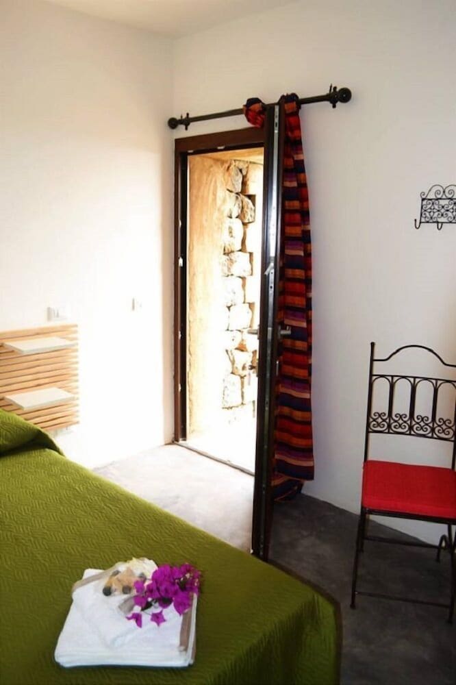ROOM, TRIPLE