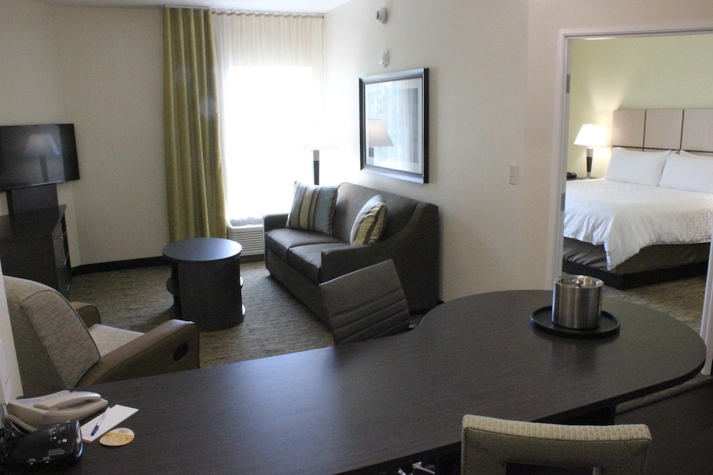 CANDLEWOOD SUITES VALDOSTA MALL 29/37