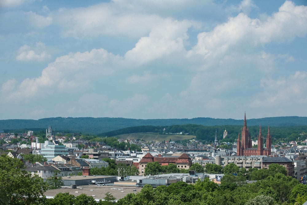 Dorint Pallas Wiesbaden 45/50