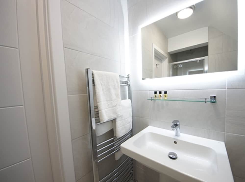 Grand Hotel Swanage 50/50