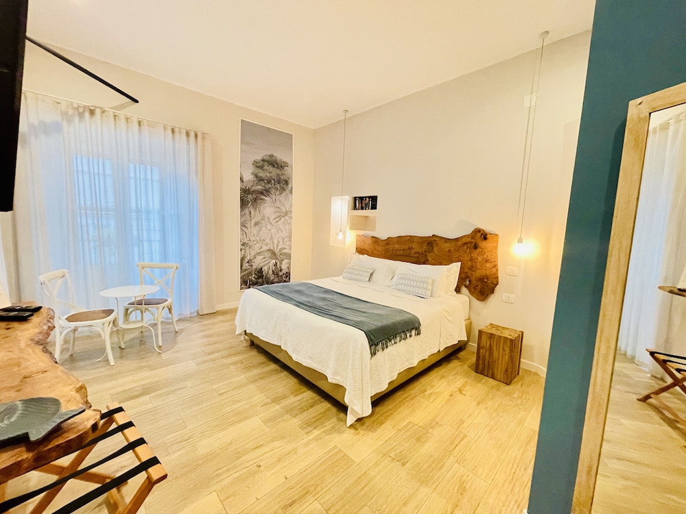 Bellaroto Suite 9/58