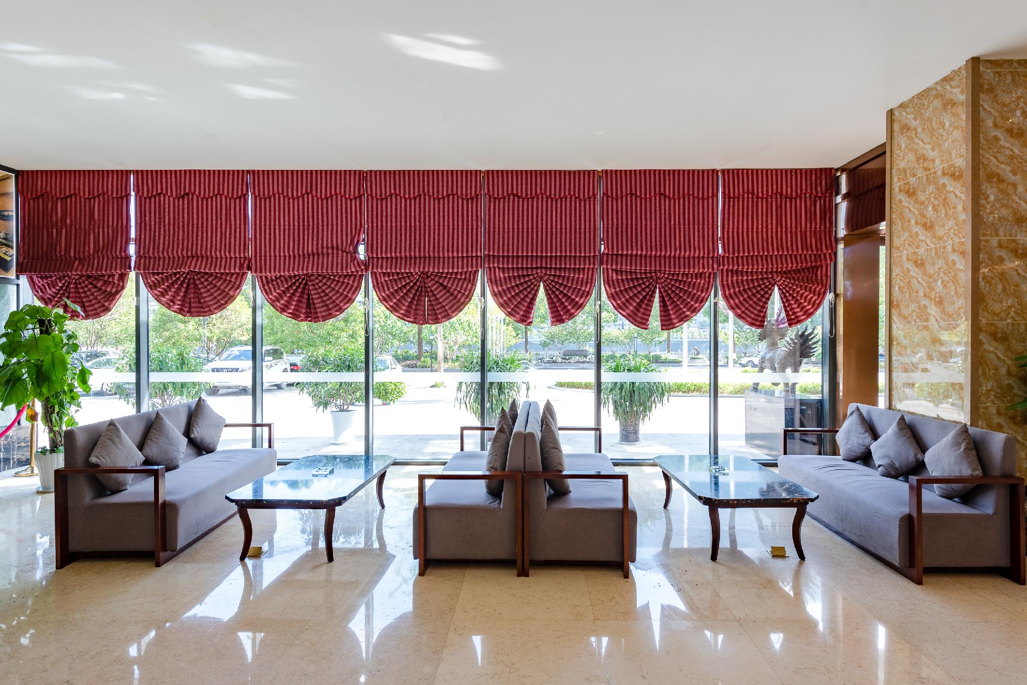 River & Holiday Rezen Hotel PengShui 15/20