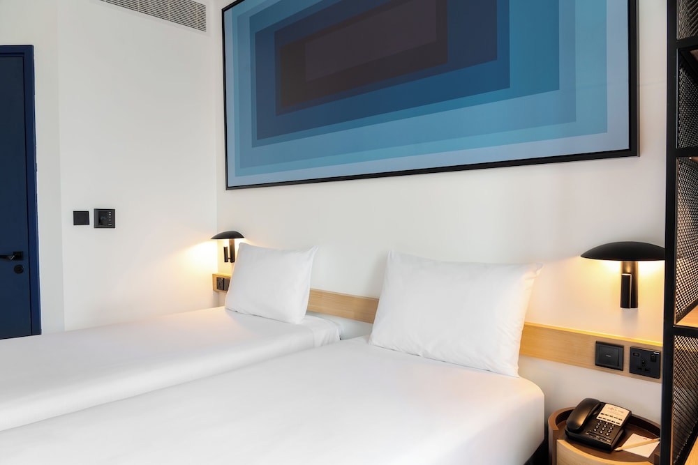 Ibis One Central 11/49
