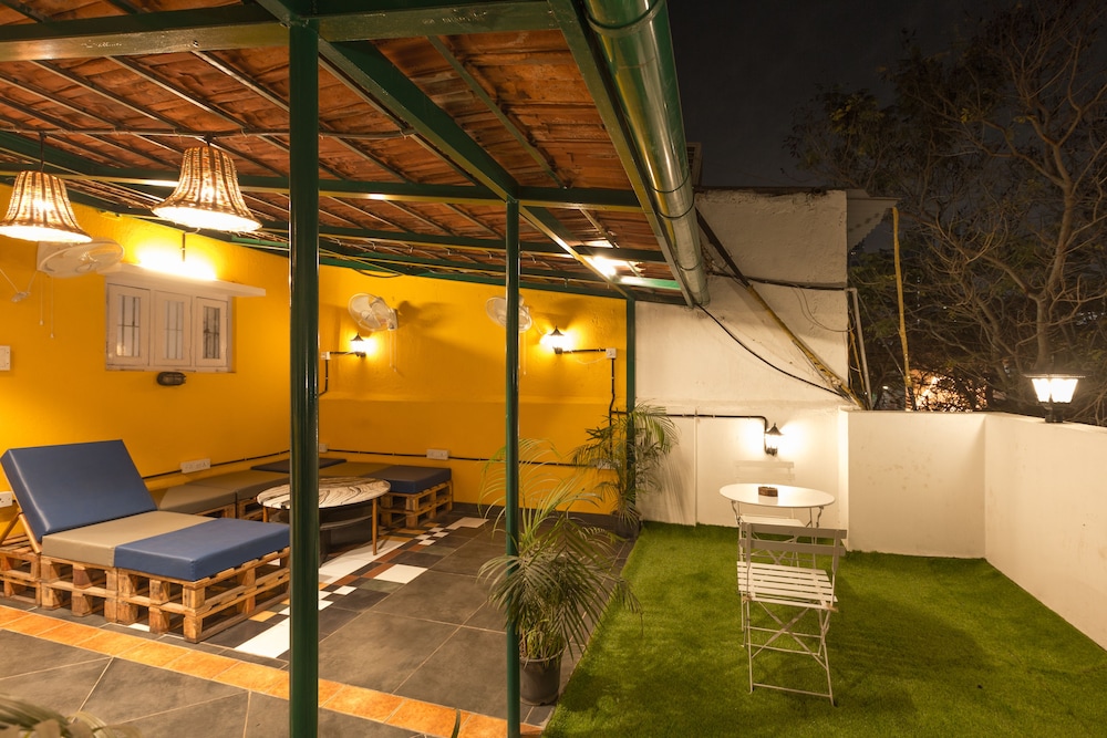 Hostel Mantra 30/45