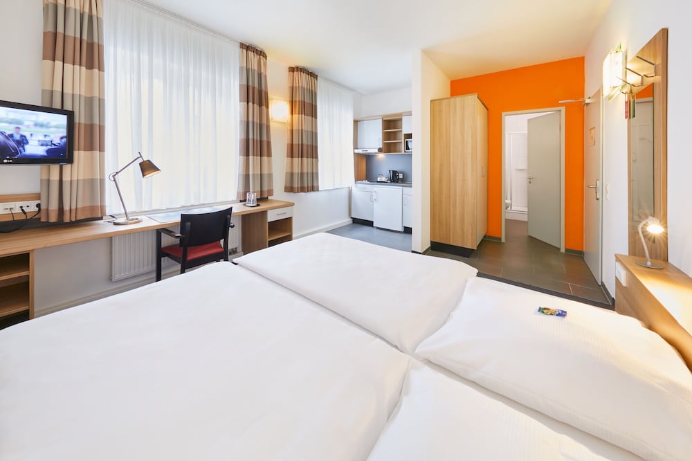 COMFORT, DOUBLE BED, KITCHENETTE