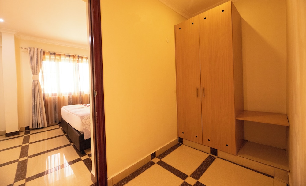 West Lerruat Hotel 18/47