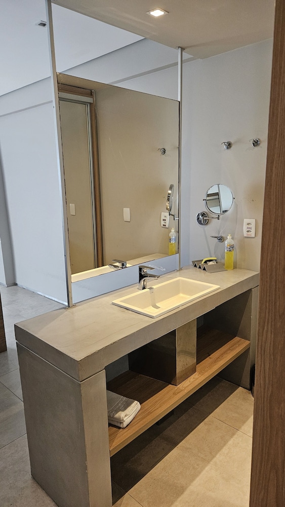 Silverton Paiva Experience Flat 27/29