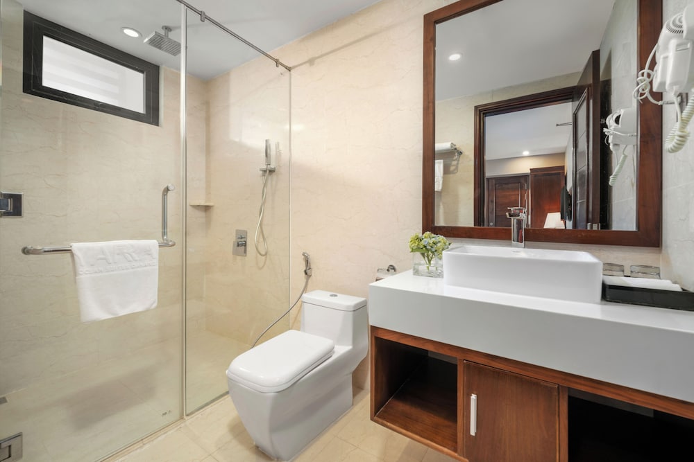 Yarra Ocean Suites Danang 57/58