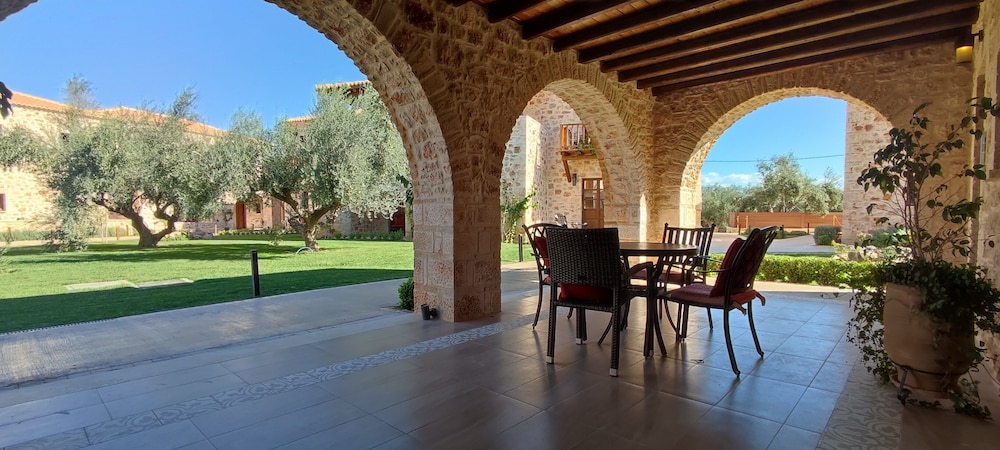 MYSTRAS GRAND PALACE RESORT & SPA 20/50