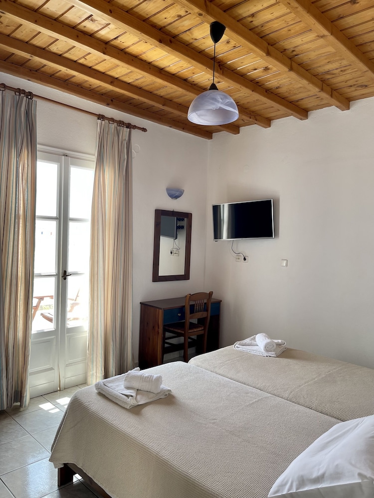 Studio, Sea View
