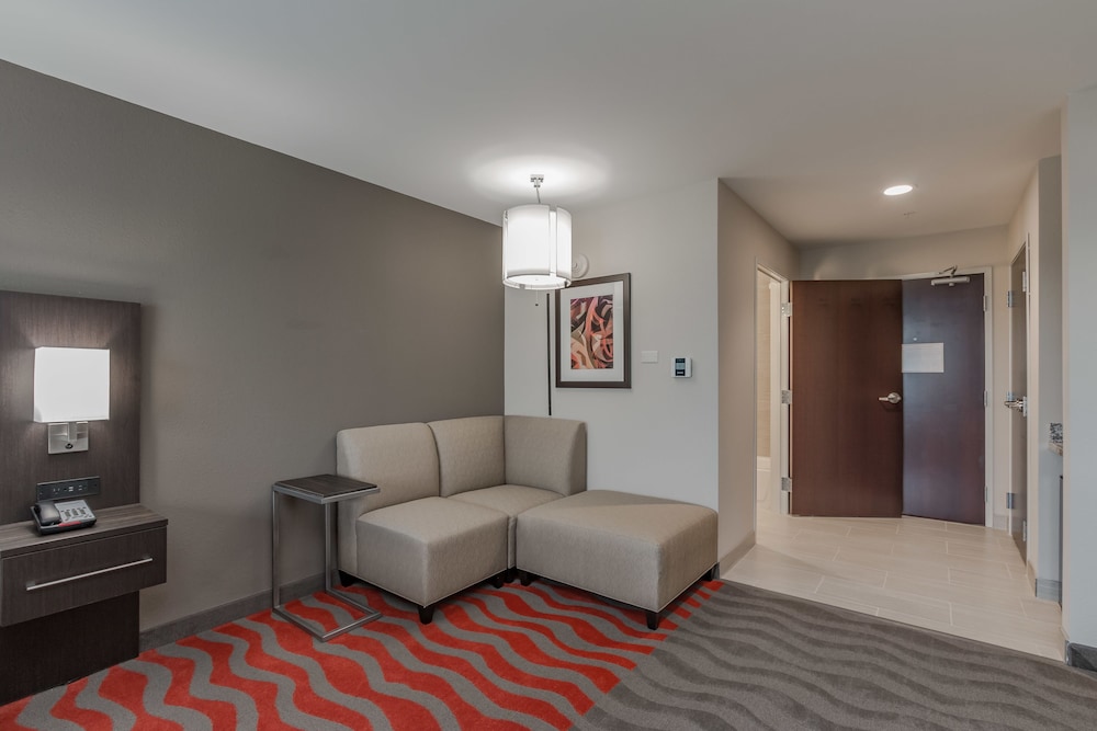 Holiday Inn Mishawaka North 30/50