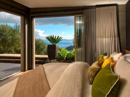 Room at DELAMORE LODGE, WAIHEKE ISLAND