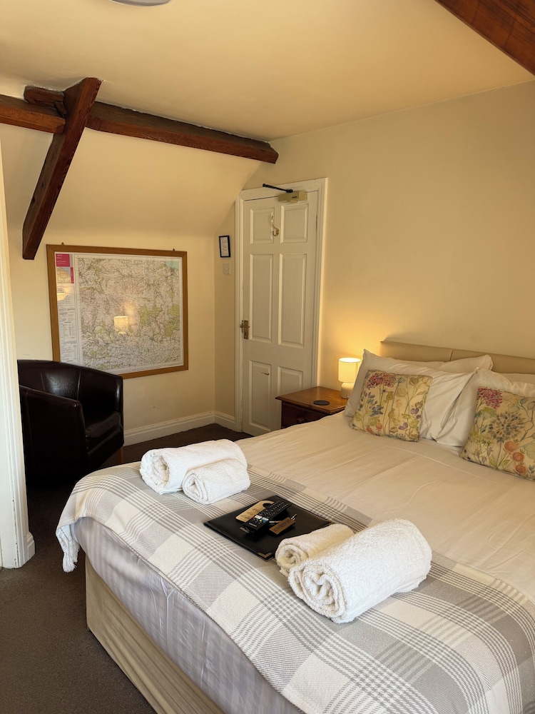 The Royal Oak Inn 9/49