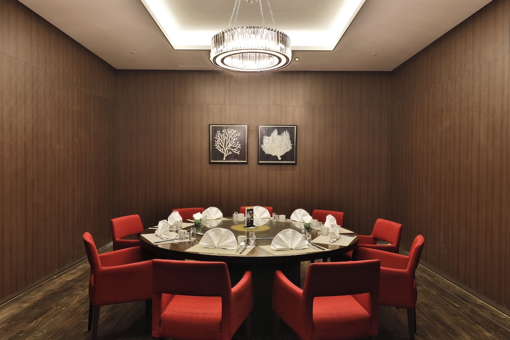 Camphortree Hotel And Resort 45/60