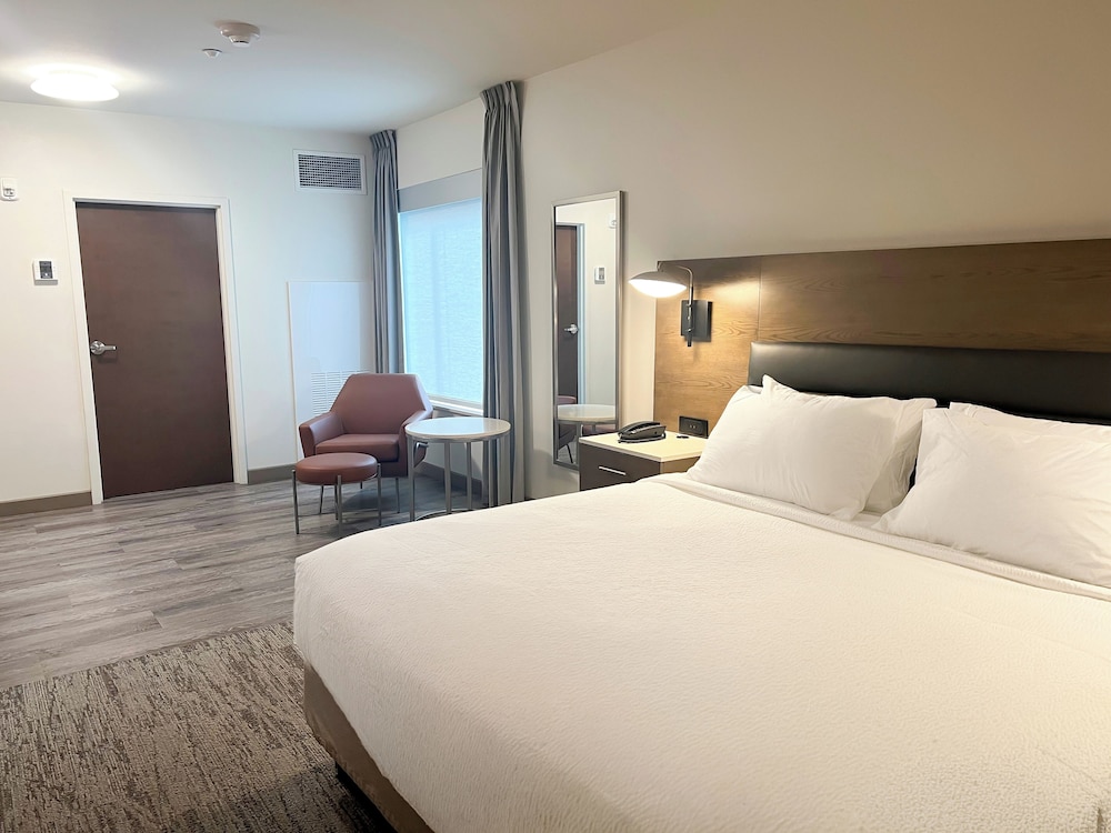 Executive, King Bed