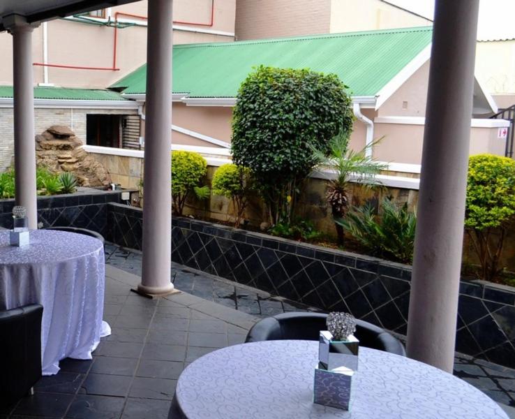 Crown Hotel and Conference Centre 16/30