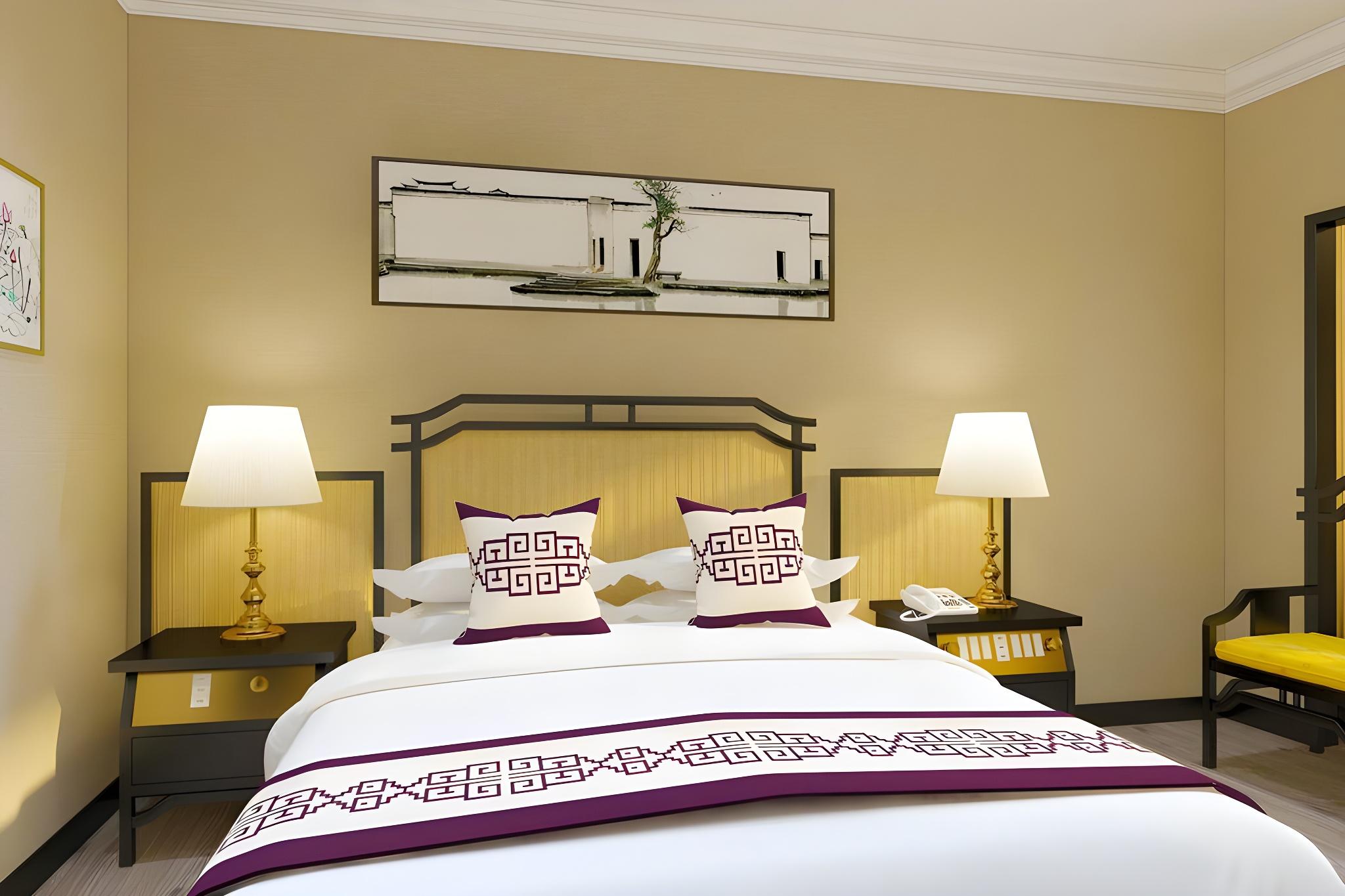 Elegant, Queen Bed