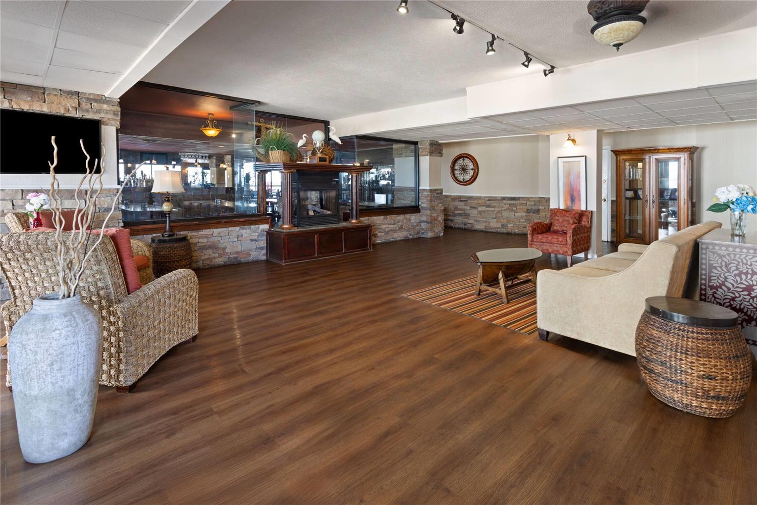 Howard Johnson Plaza Hotel By Wyndham Ocean City Oceanfront 18/31