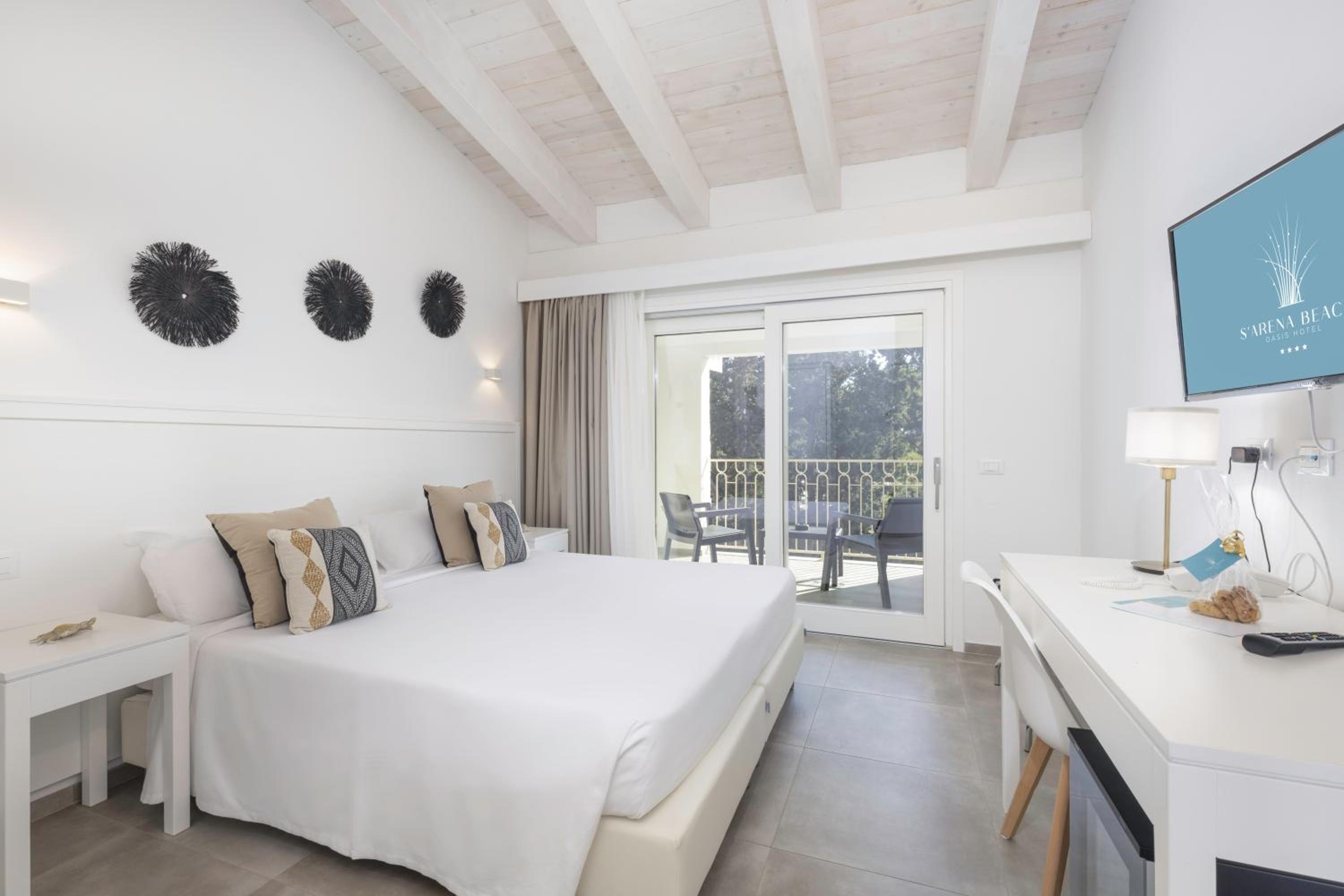 Room, Double or Twin Bed