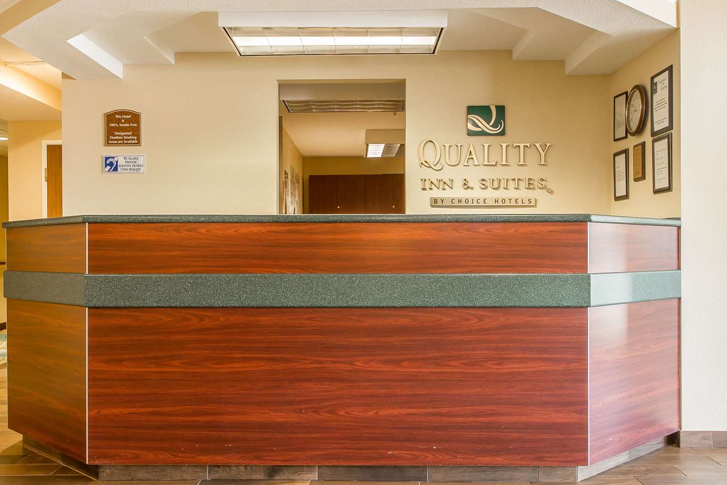 Econo Lodge Inn & Suites Santa Rosa South 6/18