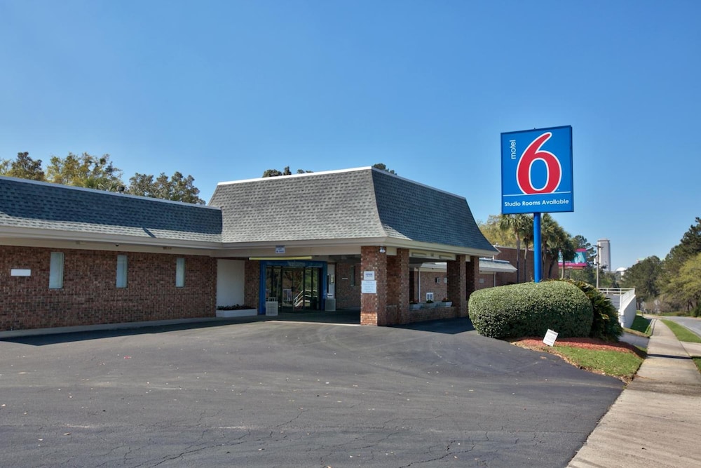 Motel6 Tallahassee, FL - Downtown 48/59