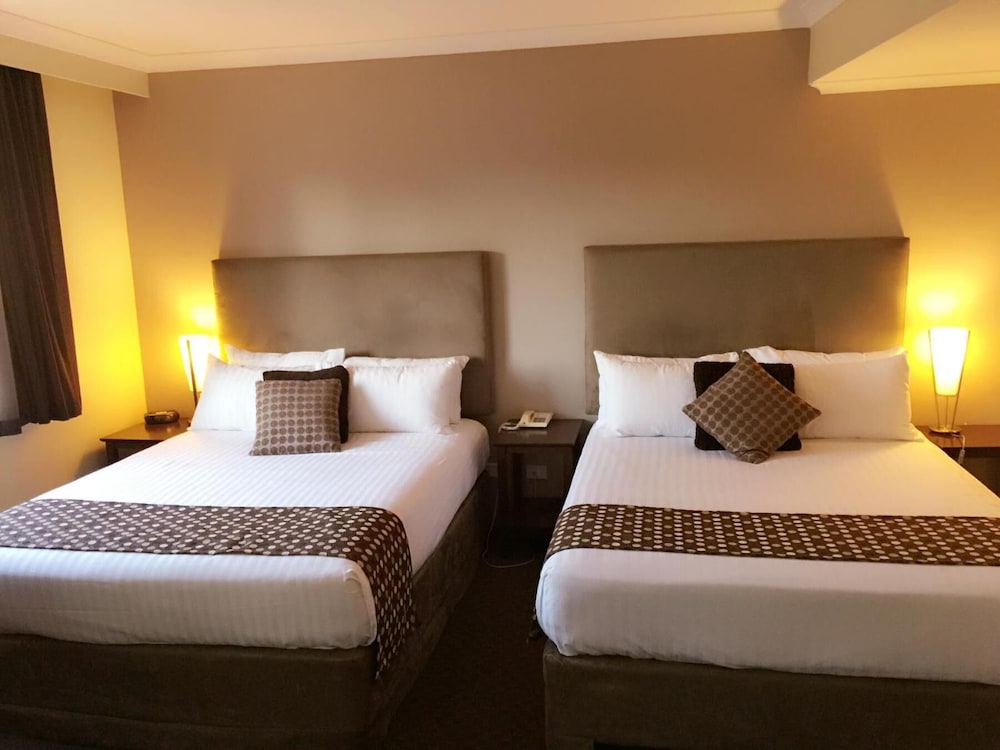 Joondalup City Hotel 10/28