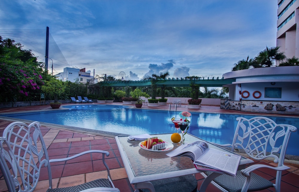 Halong Plaza Hotel 43/50