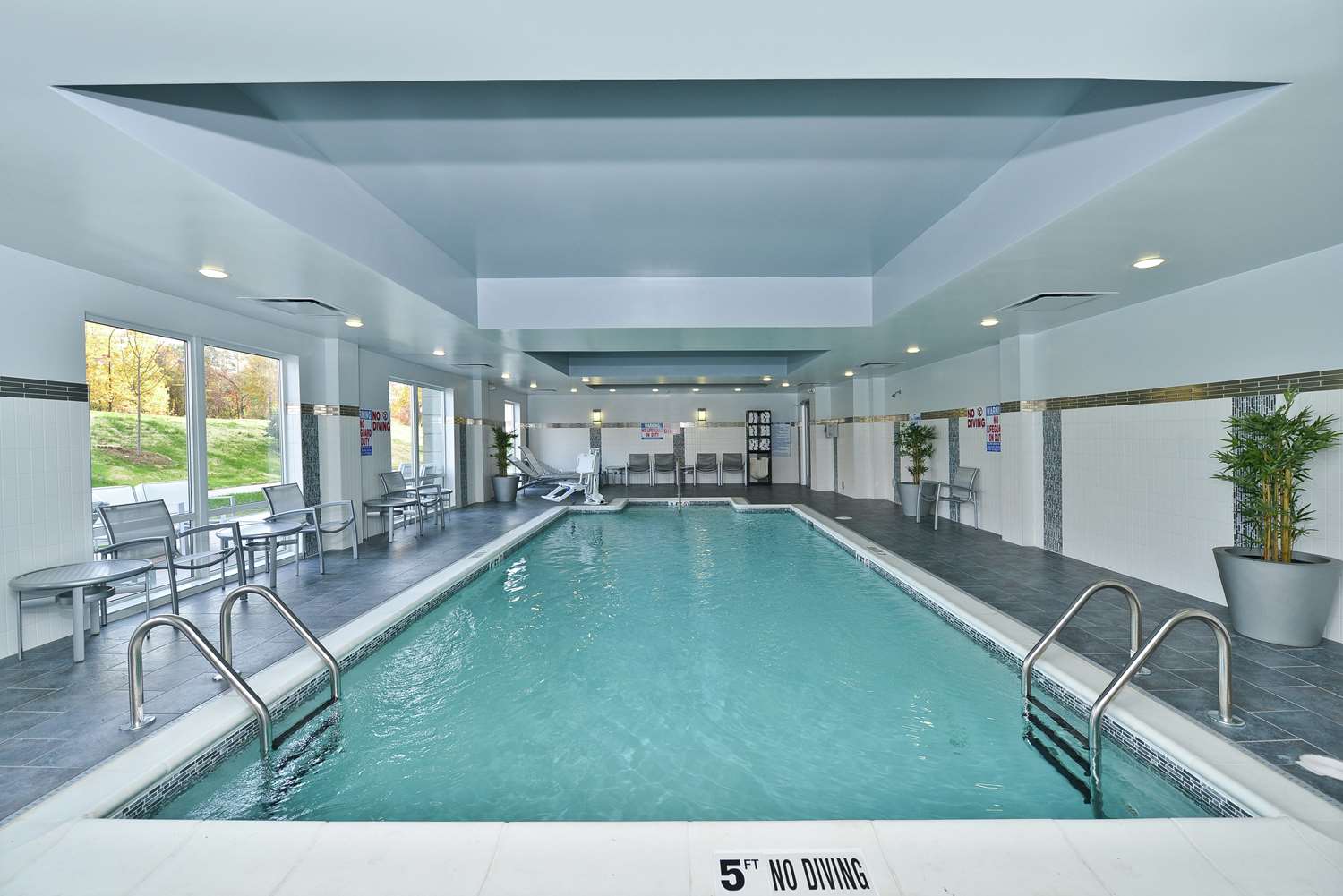 swimming pool spa