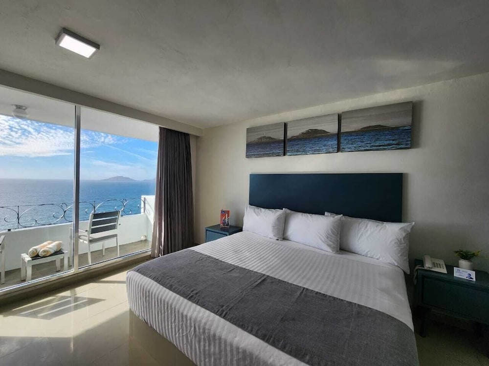HOTEL HACIENDA MAZATLAN 28/64