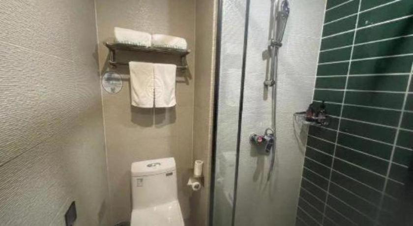 GreenTree Inn Qingdao Laixi High-speed Railway Station Shenzhen Road Express Hotel 45/47