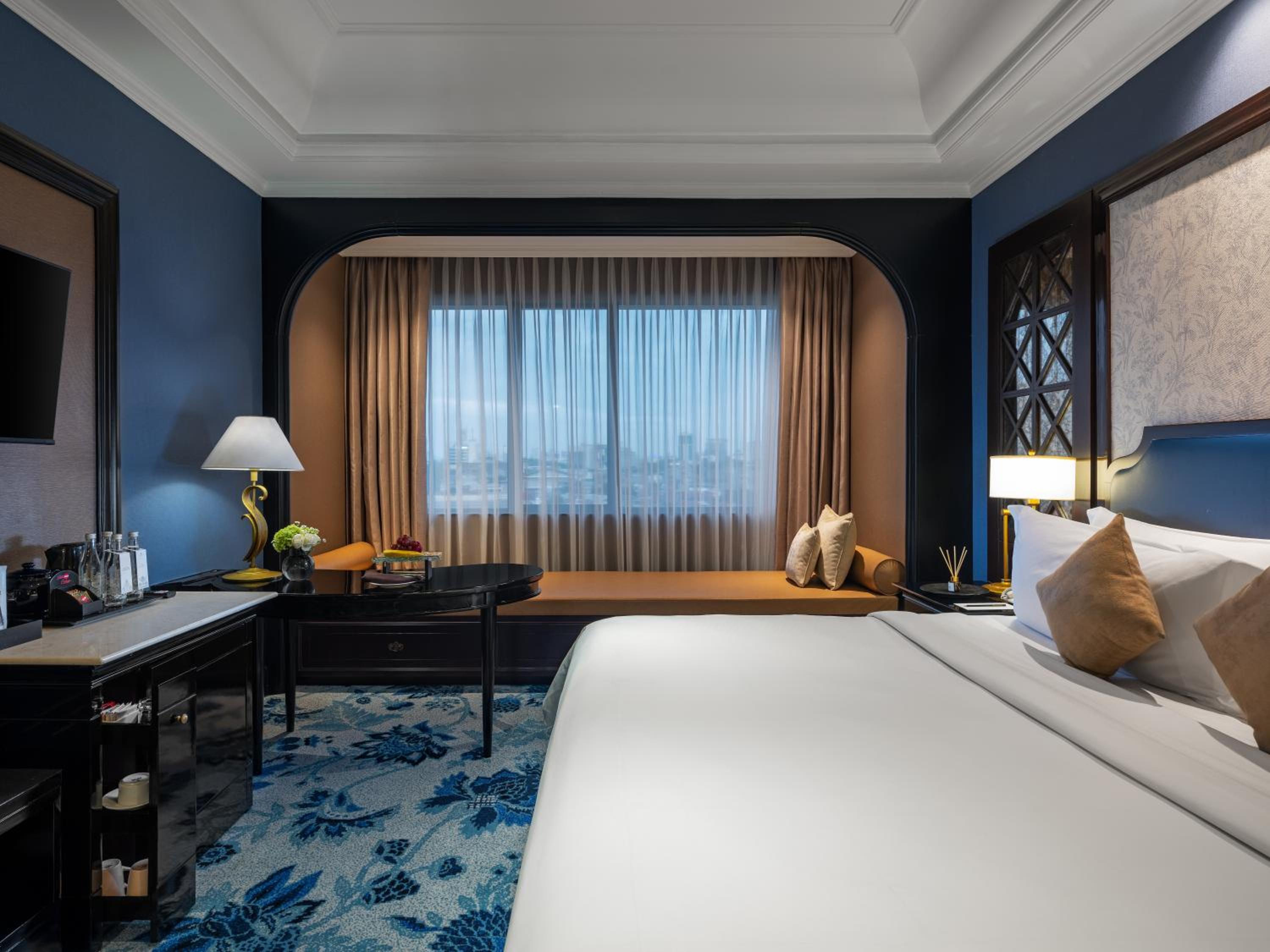 Ambassador, King Bed
