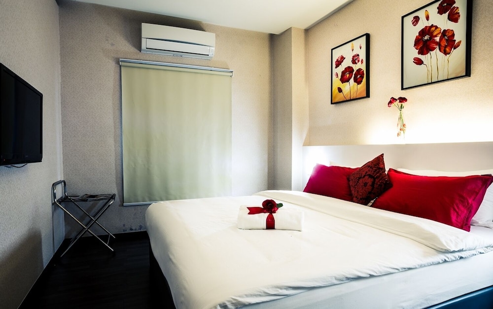 Swing & Pillows at Golden Roof Hotel Ampang, Ipoh 52/62