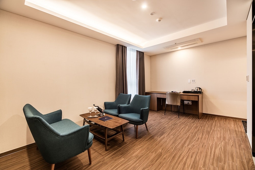 WD HOTEL 31/50