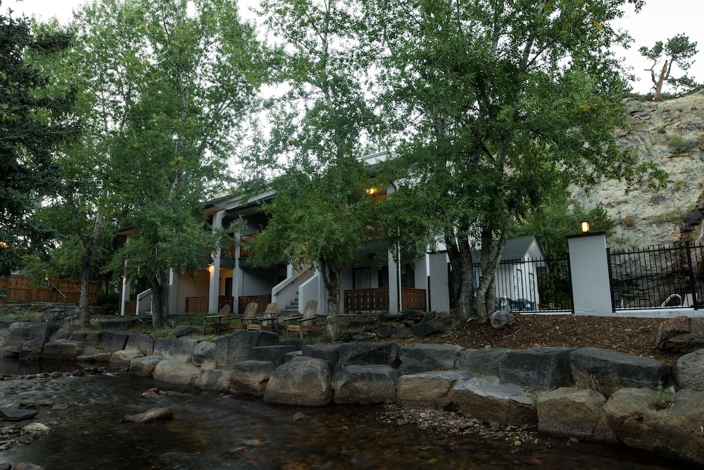Silver Moon Inn 66/70