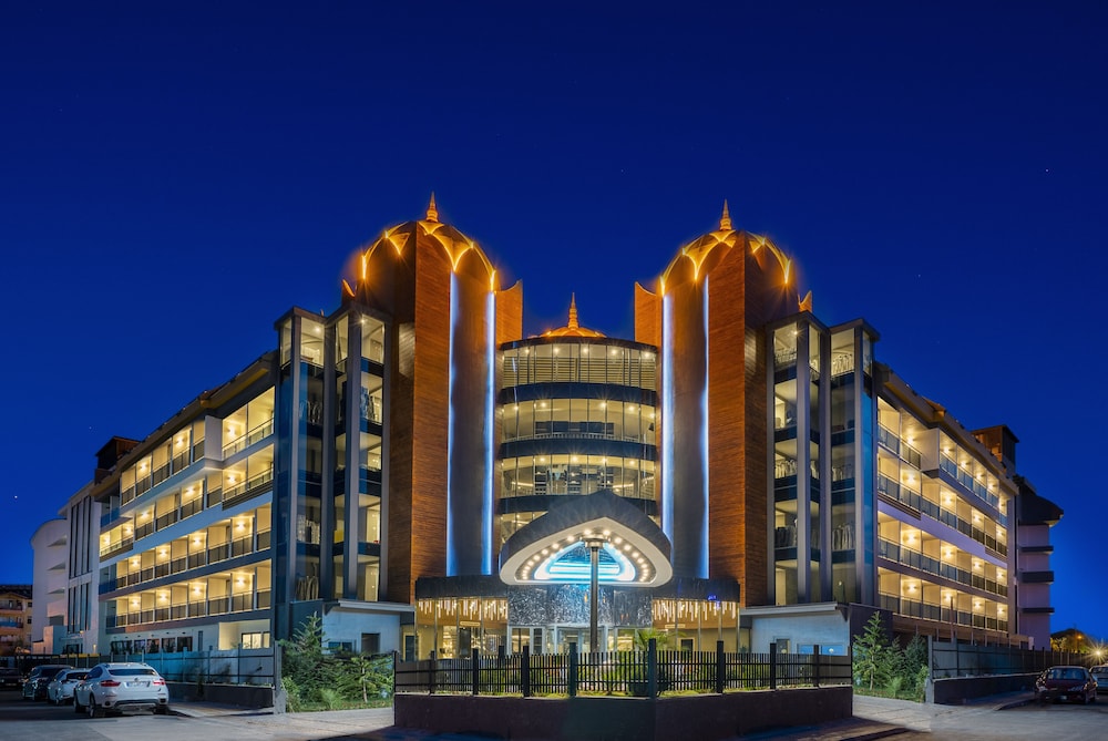 Arnor Deluxe Hotel And Spa