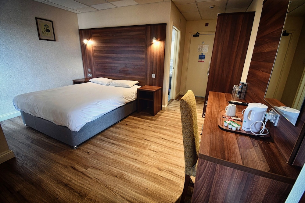 Oliver Cromwell Hotel 6/50