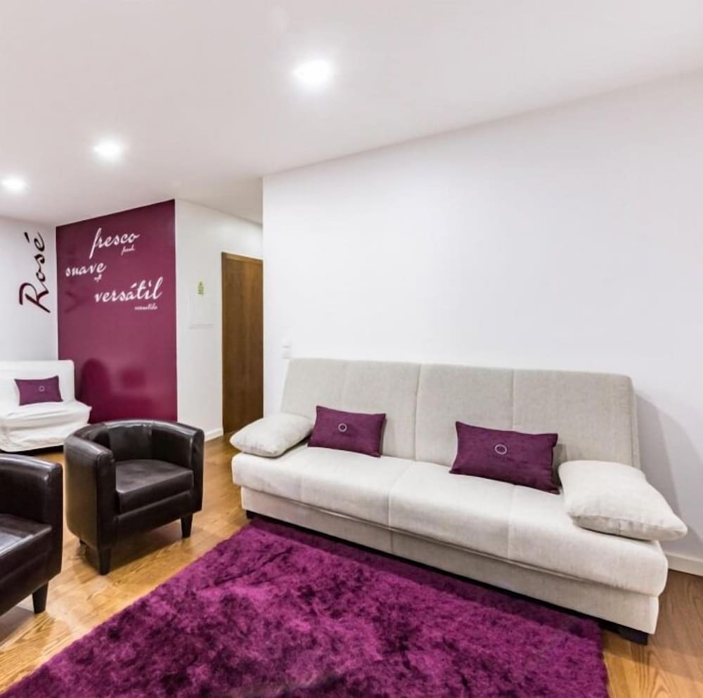 Lounge Inn 32/50