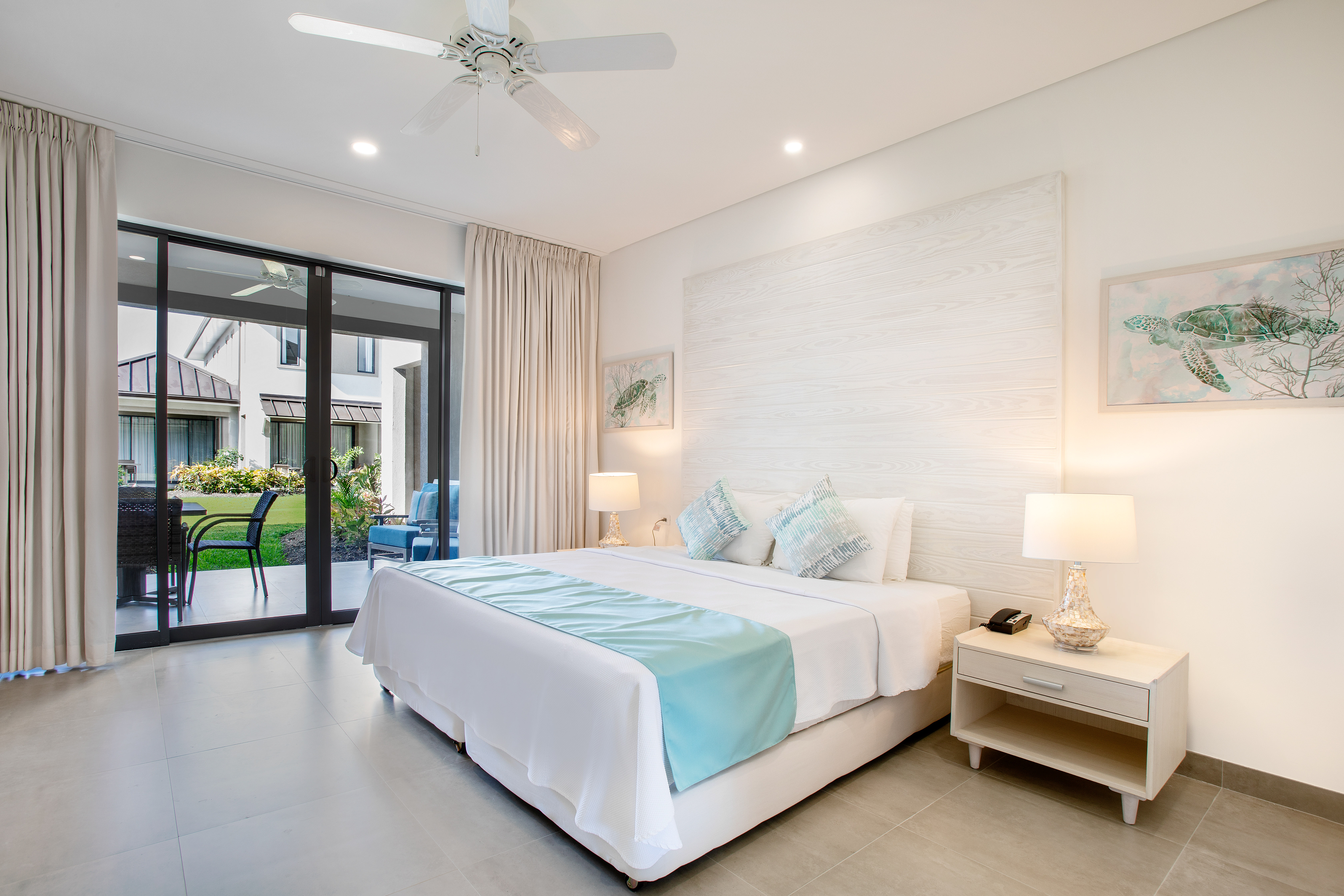 Room at Beach View Hotel, Paynes Bay